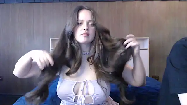 Snapshot of Karry-SEX chatting on 10-28-25, 07:01 Karry-SEX online show from 10-28-25, 07:01