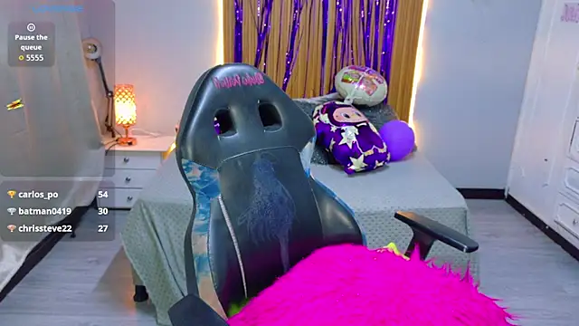 Snapshot of Kate_Laurence_ chatting on 11-15-25, 11:51 Kate Laurence online show from 11-15-25, 11:51