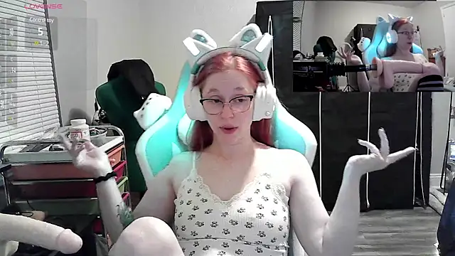 LilyFoxxx online show from 01-05-25, 03:53