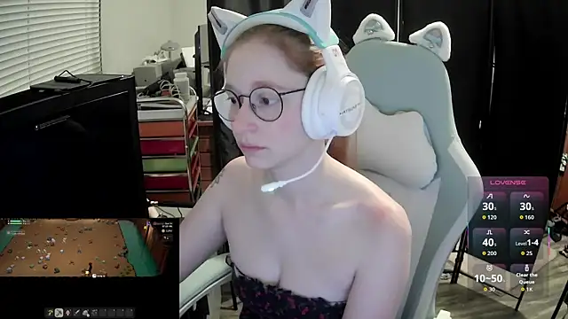Snapshot of LilyFoxxx chatting on 06-28-26, 05:13 LilyFoxxx online show from 06-28-26, 05:13