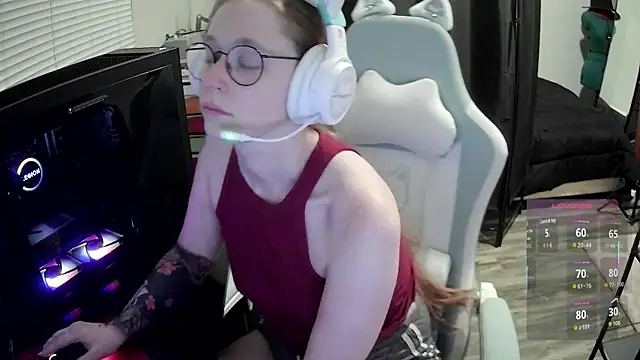 Snapshot of LilyFoxxx chatting on 07-18-26, 05:11 LilyFoxxx online show from 07-18-26, 05:11