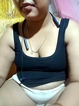 Snapshot of Super-Couple chatting on 04-14-26, 04:24 Super-Couple online show from 04-14-26, 04:24