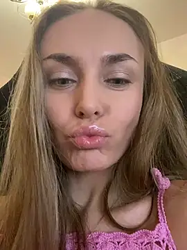 Snapshot of Burning_girlss chatting on 12-22-24, 02:17 Burning girlss online show from 12-22-24, 02:17