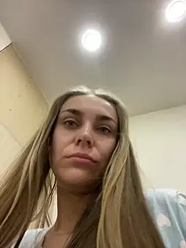 Snapshot of Burning_girlss chatting on 12-27-24, 11:10 Burning girlss online show from 12-27-24, 11:10