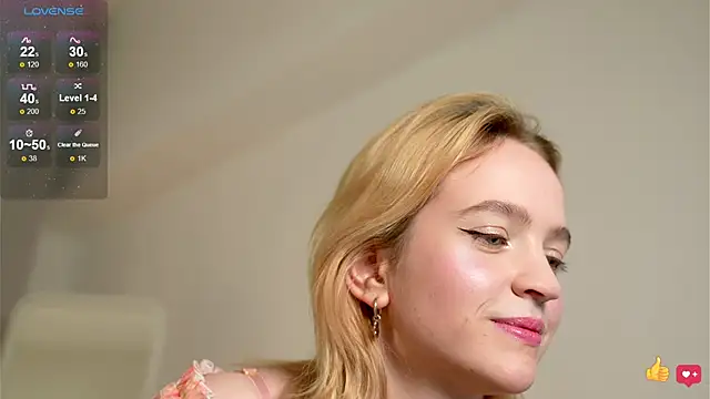 Snapshot of lolly_pie chatting on 02-28-25, 04:20 lolly pie online show from 02-28-25, 04:20