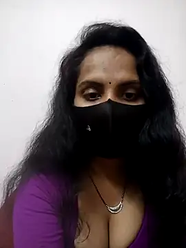 Snapshot of Choclet_bhabhi chatting on 01-01-25, 12:44 Choclet bhabhi online show from 01-01-25, 12:44