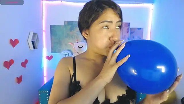 Snapshot of Sofi_hot_4m chatting on 02-26-25, 04:35 Sofi hot 4m online show from 02-26-25, 04:35