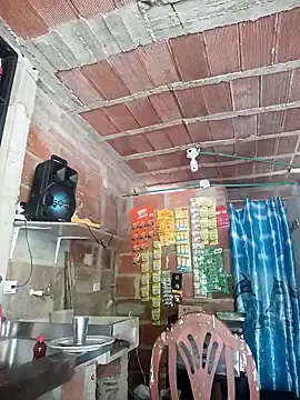 Snapshot of alexax0 chatting on 12-12-24, 02:33 alexax0 online show from 12-12-24, 02:33