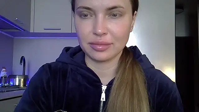Snapshot of Lucky_Anna chatting on 04-26-26, 06:55 Lucky Anna online show from 04-26-26, 06:55