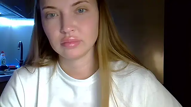 Snapshot of Lucky_Anna chatting on 05-21-26, 07:21 Lucky Anna online show from 05-21-26, 07:21