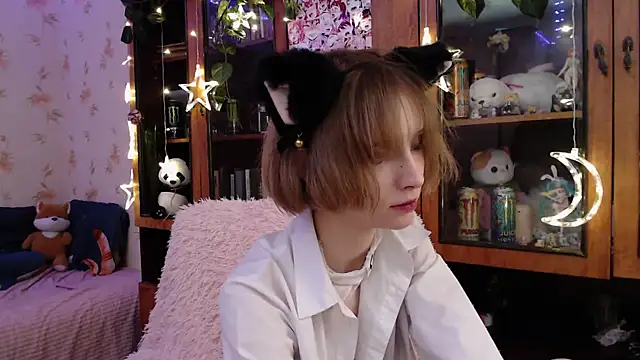 Snapshot of cloudgirrl chatting on 02-27-25, 01:05 cloudgirrl online show from 02-27-25, 01:05