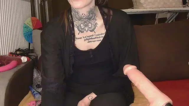 Snapshot of liloucamchaudee chatting on 02-18-26, 08:27 liloucamchaudee online show from 02-18-26, 08:27