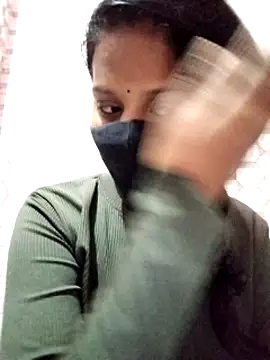 Snapshot of Shivani_Tivari chatting on 02-09-25, 06:26 Shivani Tivari online show from 02-09-25, 06:26