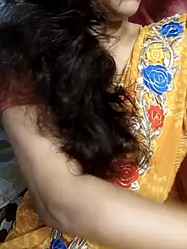 Snapshot of Sneha_gril chatting on 11-18-25, 03:23 Sneha gril online show from 11-18-25, 03:23