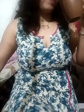 Snapshot of Sneha_gril chatting on 12-15-25, 03:49 Sneha gril online show from 12-15-25, 03:49