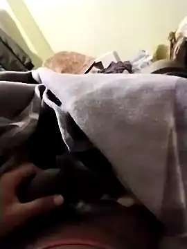 Snapshot of Muscular02 chatting on 03-10-25, 05:29 Muscular02 online show from 03-10-25, 05:29