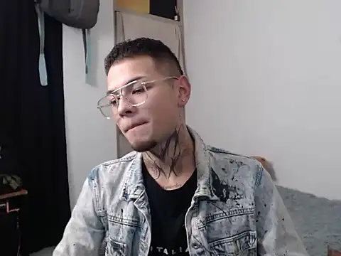 MarceloMilk online show from 09-13-25, 03:06