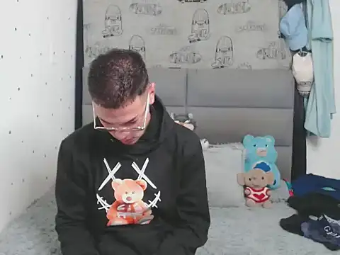 MarceloMilk online show from 10-17-25, 09:06