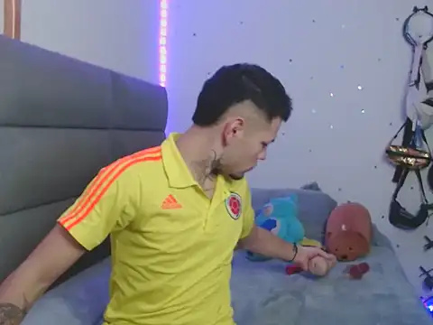 MarceloMilk online show from 10-20-25, 03:29