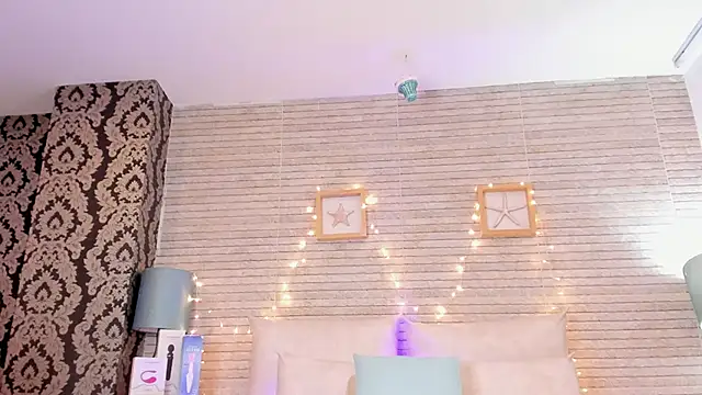 Snapshot of Catalinna_Thompson chatting on 02-02-25, 06:10 Catalinna Thompson online show from 02-02-25, 06:10