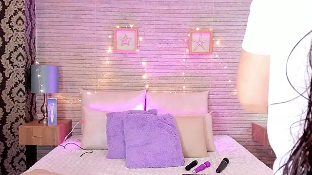 Snapshot of Catalinna_Thompson chatting on 03-13-25, 12:02 Catalinna Thompson online show from 03-13-25, 12:02