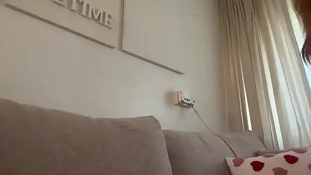 Snapshot of blairbella chatting on 02-18-25, 04:37 blairbella online show from 02-18-25, 04:37