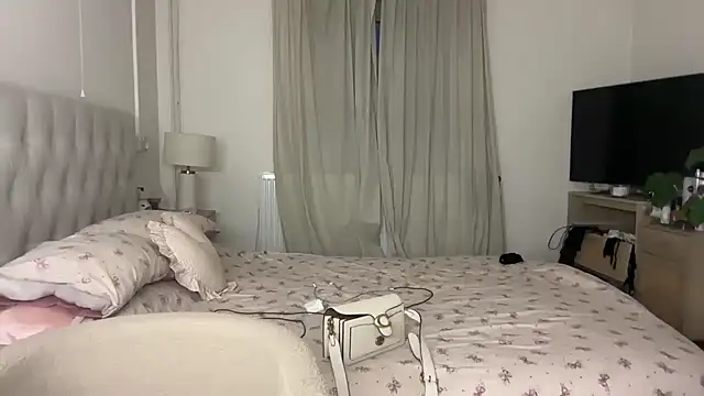 Snapshot of blairbella chatting on 02-21-25, 05:53 blairbella online show from 02-21-25, 05:53