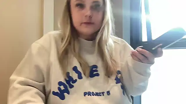 Snapshot of blairbella chatting on 03-13-25, 04:23 blairbella online show from 03-13-25, 04:23