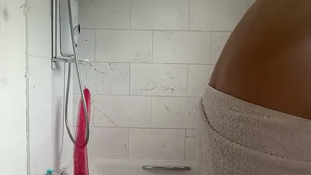 Snapshot of blairbella chatting on 11-12-25, 09:32 blairbella online show from 11-12-25, 09:32