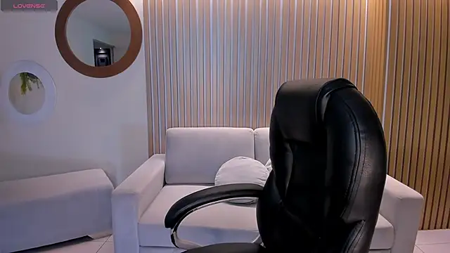 AlinaKravitz online show from 04-15-26, 07:21