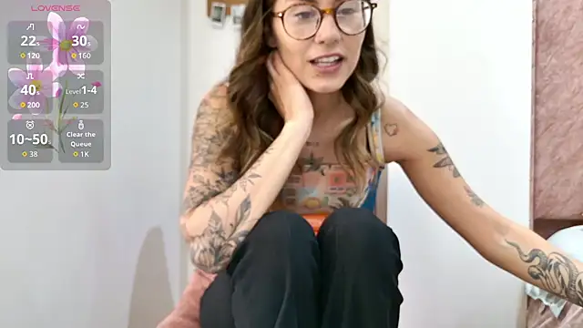 Emmy petit online show from 02-24-26, 06:28