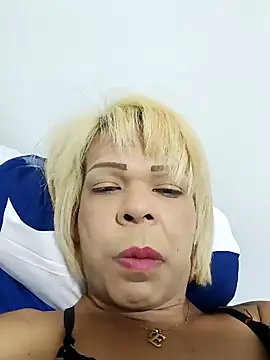 Snapshot of blondebitchlitle chatting on 01-28-25, 12:26 blondebitchlitle online show from 01-28-25, 12:26