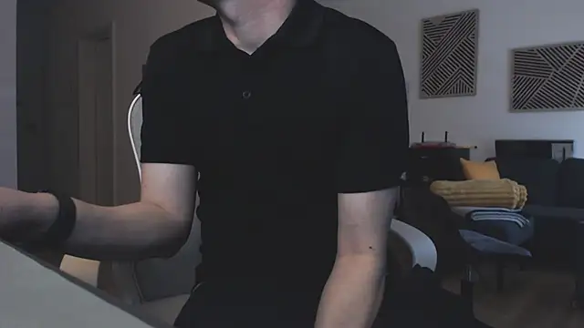 Snapshot of McMike_es@xh chatting on 03-31-26, 10:48 McMike esxh online show from 03-31-26, 10:48