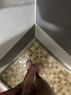 Snapshot of mylovetr1 chatting on 02-04-25, 05:31 mylovetr1 online show from 02-04-25, 05:31