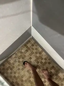 Snapshot of mylovetr1 chatting on 03-08-25, 05:38 mylovetr1 online show from 03-08-25, 05:38