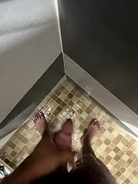 Snapshot of mylovetr1 chatting on 09-28-25, 11:54 mylovetr1 online show from 09-28-25, 11:54