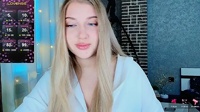 Evacadooo online show from 11-27-25, 04:47