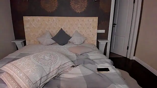 Snapshot of AllisonWilliams chatting on 12-13-24, 09:20 AllisonWilliams online show from 12-13-24, 09:20