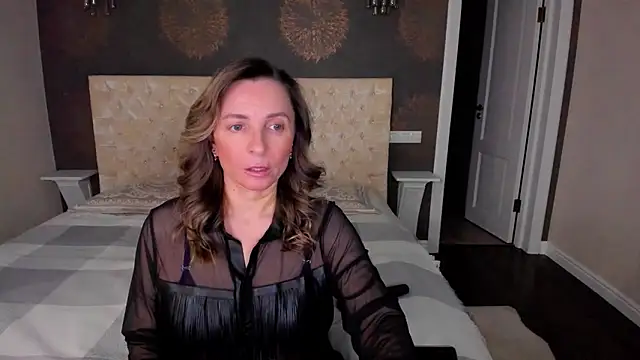 Snapshot of AllisonWilliams chatting on 12-21-24, 05:29 AllisonWilliams online show from 12-21-24, 05:29