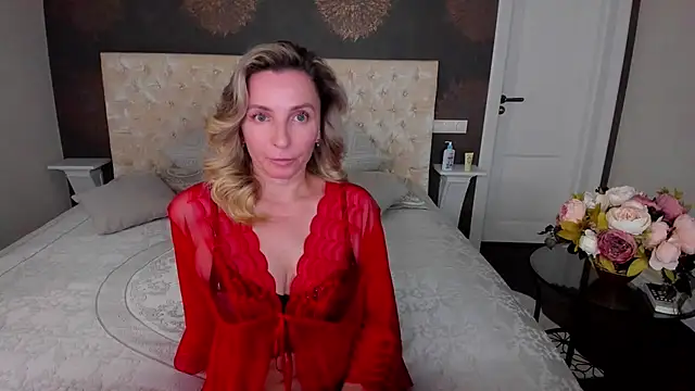 Snapshot of AllisonWilliams chatting on 09-09-25, 04:39 AllisonWilliams online show from 09-09-25, 04:39