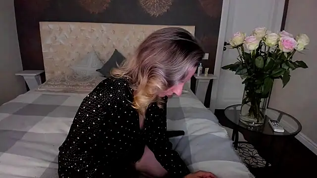 Snapshot of AllisonWilliams chatting on 10-01-25, 04:57 AllisonWilliams online show from 10-01-25, 04:57