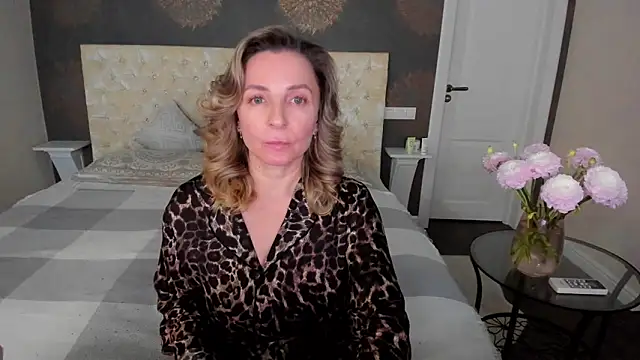 Snapshot of AllisonWilliams chatting on 11-12-25, 04:40 AllisonWilliams online show from 11-12-25, 04:40