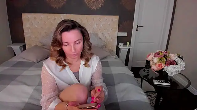 Snapshot of AllisonWilliams chatting on 11-26-25, 05:36 AllisonWilliams online show from 11-26-25, 05:36