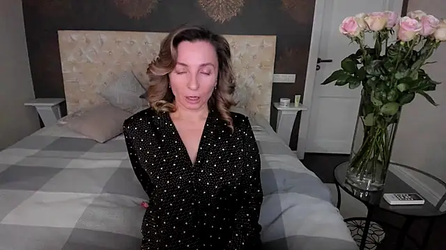 Snapshot of AllisonWilliams chatting on 11-28-25, 03:36 AllisonWilliams online show from 11-28-25, 03:36