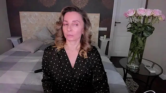 Snapshot of AllisonWilliams chatting on 12-02-25, 05:41 AllisonWilliams online show from 12-02-25, 05:41