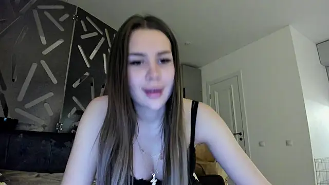 Snapshot of SuraMune chatting on 01-14-25, 08:59 SuraMune online show from 01-14-25, 08:59