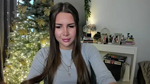 Snapshot of SuraMune chatting on 01-19-25, 11:23 SuraMune online show from 01-19-25, 11:23