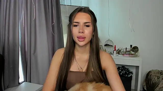 Snapshot of SuraMune chatting on 02-05-25, 10:41 SuraMune online show from 02-05-25, 10:41