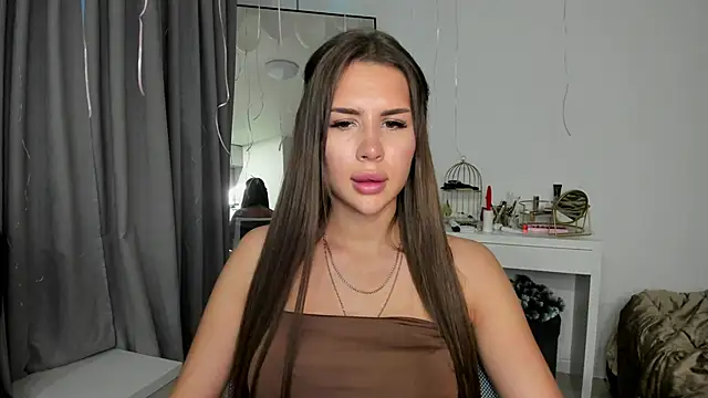 Snapshot of SuraMune chatting on 02-05-25, 01:44 SuraMune online show from 02-05-25, 01:44