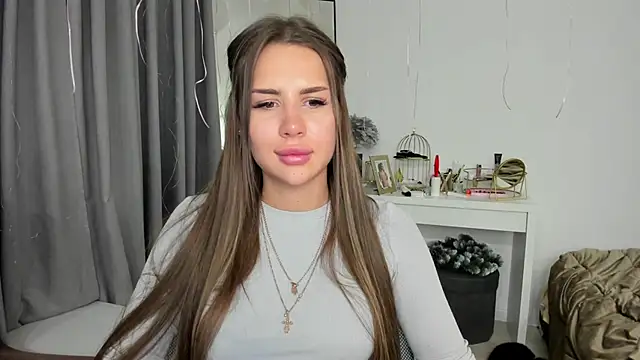 Snapshot of SuraMune chatting on 02-05-25, 08:46 SuraMune online show from 02-05-25, 08:46